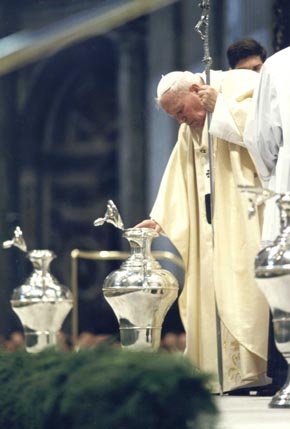 Giovedì Santo: Santa Messa del Crisma - 12 aprile 2001